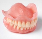 Съемные зубные протезы: особенности и типы.